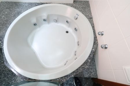 Apartamento à venda com 180m², 4 quartos e 3 vagasBanheiro da Suíte 2