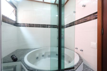 Apartamento à venda com 180m², 4 quartos e 3 vagasBanheiro da Suíte 2