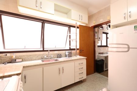 Apartamento à venda com 180m², 4 quartos e 3 vagasCozinha