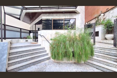 Apartamento à venda com 180m², 4 quartos e 3 vagasEntrada 