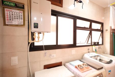 Apartamento à venda com 180m², 4 quartos e 3 vagasÁrea, banheiro e quarto de Serviço