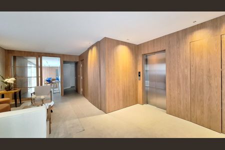 Apartamento à venda com 180m², 4 quartos e 3 vagasHall de entrada 