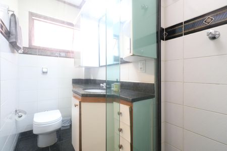 Apartamento à venda com 180m², 4 quartos e 3 vagasBanheiro da Suíte 1