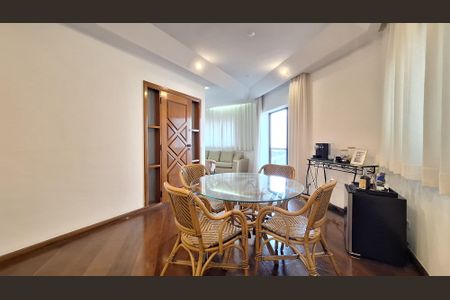 Apartamento à venda com 180m², 4 quartos e 3 vagasSala