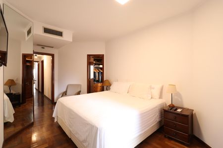 Apartamento à venda com 180m², 4 quartos e 3 vagasSuite 2