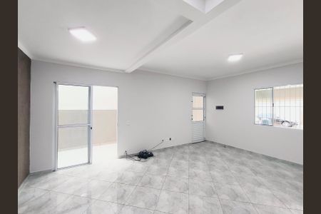 Casa à venda com 191m², 3 quartos e 3 vagasSala