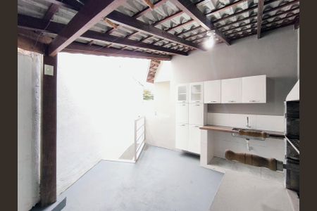 Casa à venda com 191m², 3 quartos e 3 vagasChurrasqueira