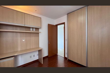 Apartamento à venda com 66m², 2 quartos e 2 vagasquarto