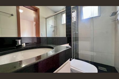 Apartamento à venda com 66m², 2 quartos e 2 vagasbanho