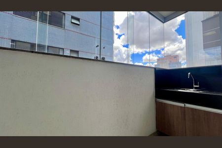 Apartamento à venda com 66m², 2 quartos e 2 vagasVaranda