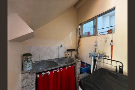 Casa à venda com 70m², 2 quartos e sem vaga