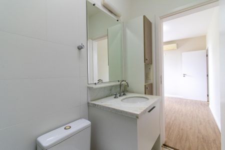 Casa à venda com 385m², 3 quartos e 4 vagas Casa à venda com 385m², 3 quartos e 4 vagasBanheiro da Suíte 3