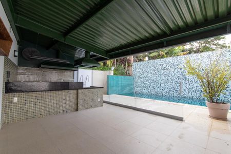 Casa à venda com 385m², 3 quartos e 4 vagas Casa à venda com 385m², 3 quartos e 4 vagasÁrea externa