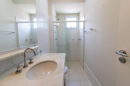 Casa à venda com 385m², 3 quartos e 4 vagas Casa à venda com 385m², 3 quartos e 4 vagasBanheiro Social