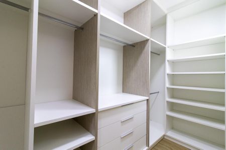 Casa à venda com 385m², 3 quartos e 4 vagas Casa à venda com 385m², 3 quartos e 4 vagasSuíte master