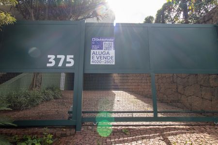 Casa à venda com 385m², 3 quartos e 4 vagas Casa à venda com 385m², 3 quartos e 4 vagasplaca