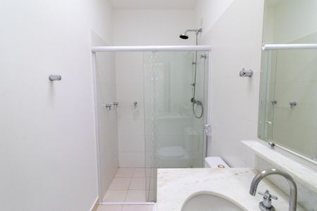 Casa à venda com 385m², 3 quartos e 4 vagas Casa à venda com 385m², 3 quartos e 4 vagasBanheiro da Suíte 3