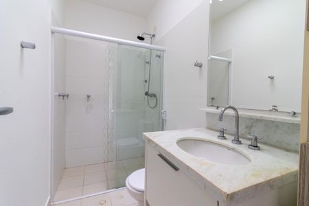 Casa à venda com 385m², 3 quartos e 4 vagas Casa à venda com 385m², 3 quartos e 4 vagasBanheiro da Suíte 3