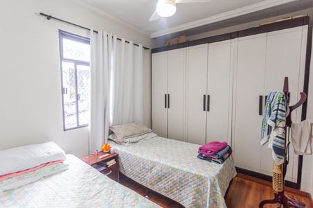 Apartamento à venda com 115m², 3 quartos e 2 vagasQuarto 2