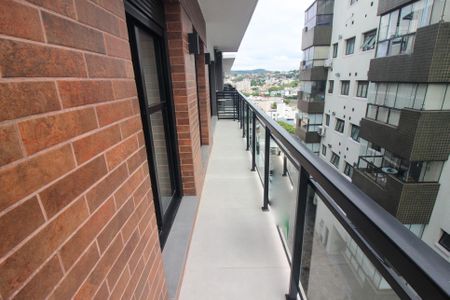 Apartamento à venda com 74m², 2 quartos e 2 vagas Apartamento à venda com 74m², 2 quartos e 2 vagasSacada da suíte