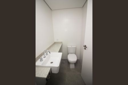 Apartamento à venda com 74m², 2 quartos e 2 vagas Apartamento à venda com 74m², 2 quartos e 2 vagasBanheiro da Suíte