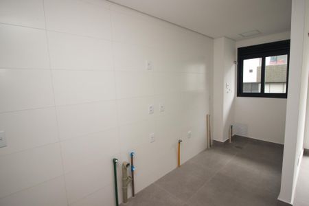 Apartamento à venda com 74m², 2 quartos e 2 vagas Apartamento à venda com 74m², 2 quartos e 2 vagasCozinha e Área de Serviço