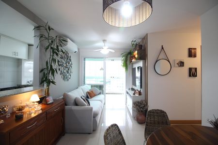 Sala de apartamento à venda com 3 quartos, 70m² em Barra Olímpica, Rio de Janeiro