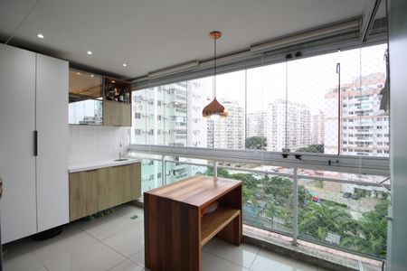 Apartamento à venda com 70m², 3 quartos e 1 vagaVaranda
