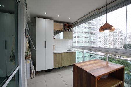 Varanda de apartamento à venda com 3 quartos, 70m² em Barra Olímpica, Rio de Janeiro