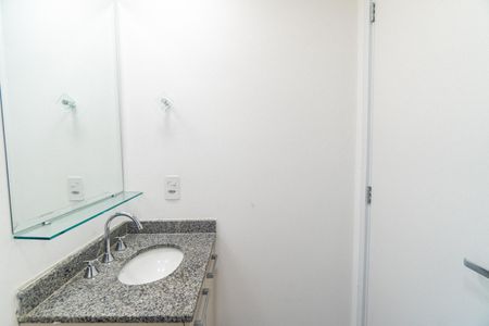 Banheiro de kitnet/studio para alugar com 1 quarto, 27m² em Vila Santa Catarina, São Paulo