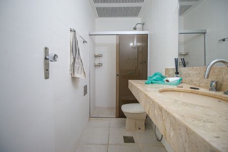 Apartamento à venda com 86m², 2 quartos e 1 vagaBanheiro Suite