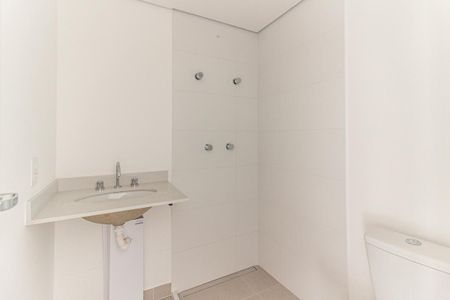 Banheiro de apartamento para alugar com 1 quarto, 23m² em Vila Buarque, São Paulo
