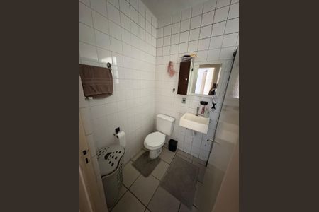 Banheiro de casa para alugar com 2 quartos, 56m² em Loteamento Parque Centenario, Campinas