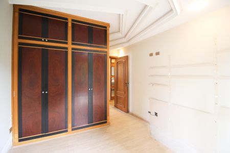 Apartamento à venda com 280m², 4 quartos e 3 vagas Suíte 2