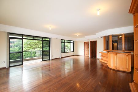 Apartamento à venda com 280m², 4 quartos e 3 vagasSala