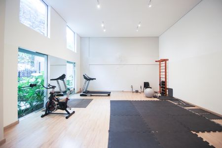 Apartamento à venda com 280m², 4 quartos e 3 vagasÁrea comum - Academia