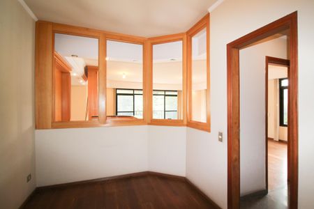 Apartamento à venda com 280m², 4 quartos e 3 vagasCorredor