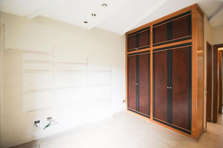 Apartamento à venda com 280m², 4 quartos e 3 vagasf Suíte 2