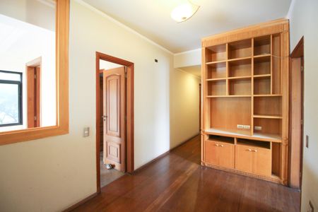 Apartamento à venda com 280m², 4 quartos e 3 vagasCorredor
