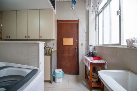 Apartamento à venda com 140m², 3 quartos e 2 vagasÁrea de Serviço