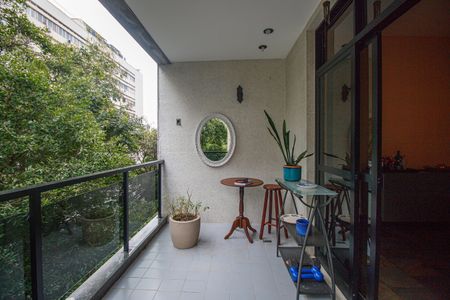 Apartamento à venda com 140m², 3 quartos e 2 vagasSala Varanda