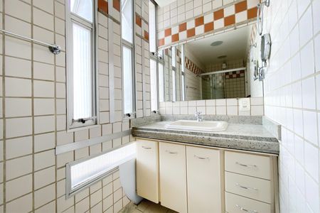 Apartamento à venda com 140m², 4 quartos e 1 vagaBanheiro da Suíte 1