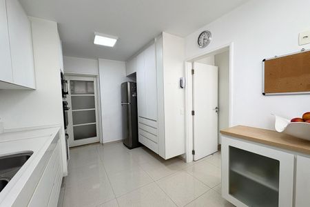 Apartamento à venda com 130m², 3 quartos e 2 vagasCozinha