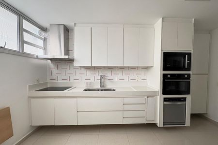 Apartamento à venda com 130m², 3 quartos e 2 vagasCozinha