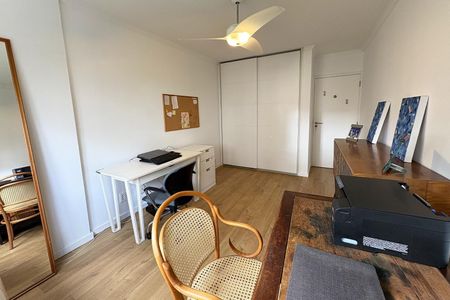 Apartamento à venda com 130m², 3 quartos e 2 vagasQuarto