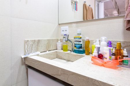 Apartamento à venda com 64m², 2 quartos e 1 vagaBanheiro