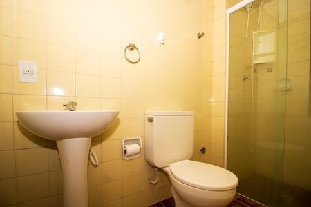 Banheiro de apartamento para alugar com 2 quartos, 55m² em Partenon, Porto Alegre