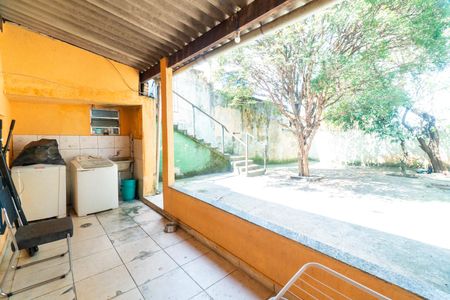 Casa à venda com 173m², 2 quartos e 1 vagaLavanderia