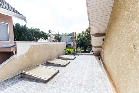 Casa de condomínio para alugar com 230m², 2 quartos e 1 vaga Casa de condomínio para alugar com 230m², 2 quartos e 1 vagaVaranda