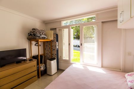 Suíte 1 de casa de condomínio para alugar com 2 quartos, 230m² em Alphaville, Santana de Parnaíba